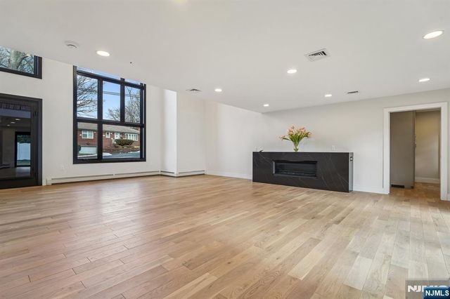 292 Magnolia Avenue, Cresskill, NJ 07626