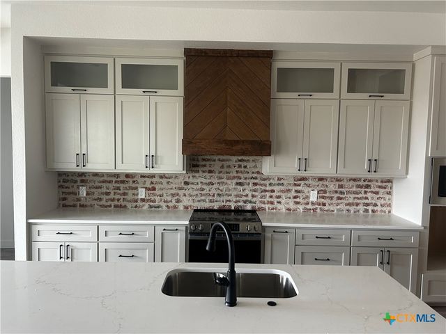 11067 Eagle Walk Boulevard, Salado, TX 76571