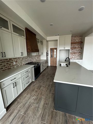 11067 Eagle Walk Boulevard, Salado, TX 76571