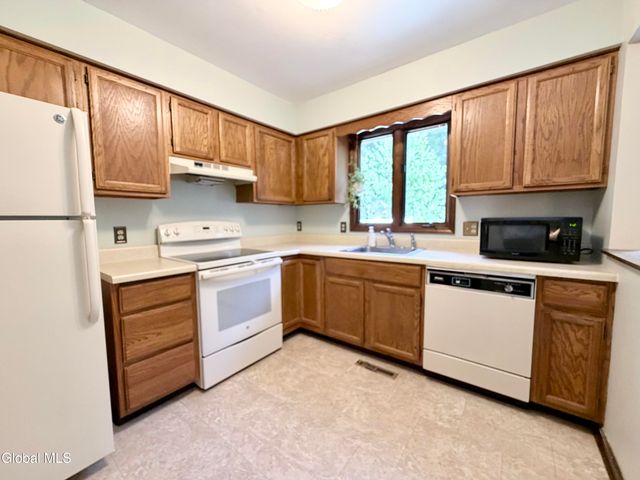 54 Velina Drive, Guilderland, NY 12203