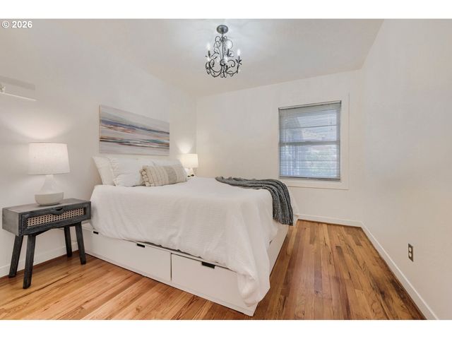6504 N COMMERCIAL Ave, Portland, OR 97217