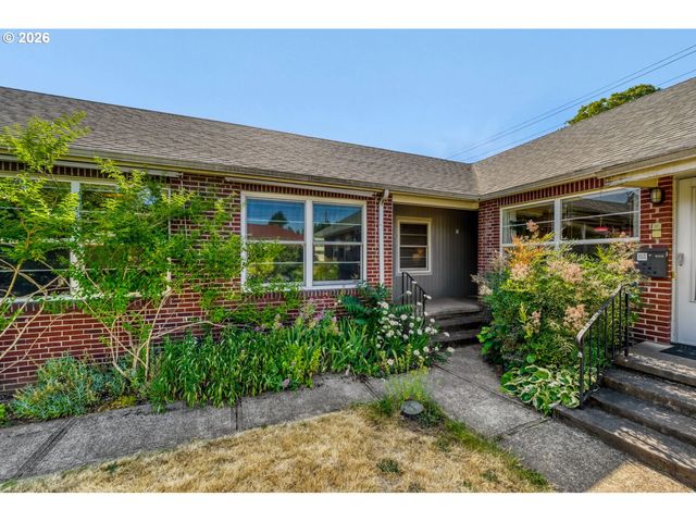 6504 N COMMERCIAL Ave, Portland, OR 97217
