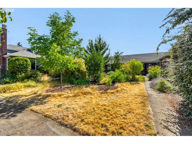 6504 N COMMERCIAL Ave, Portland, OR 97217