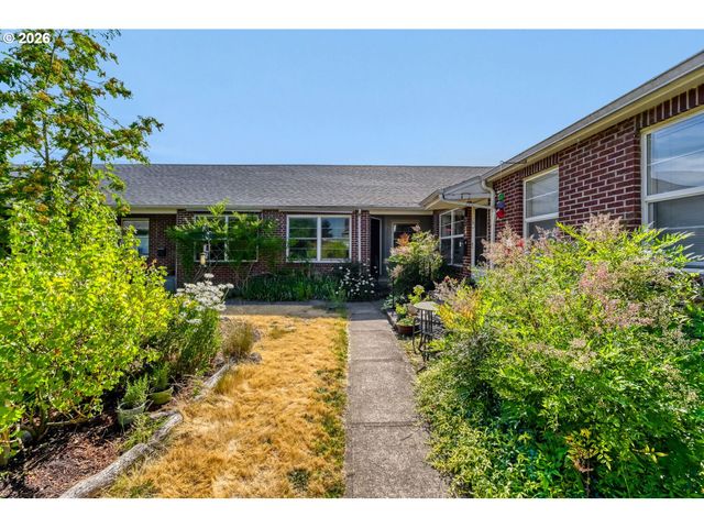 6504 N COMMERCIAL Ave, Portland, OR 97217