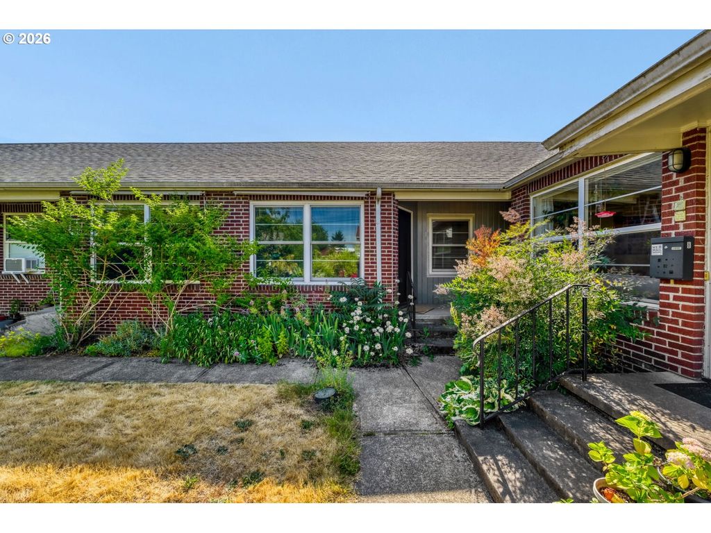 6504 N COMMERCIAL Ave, Portland, OR 97217
