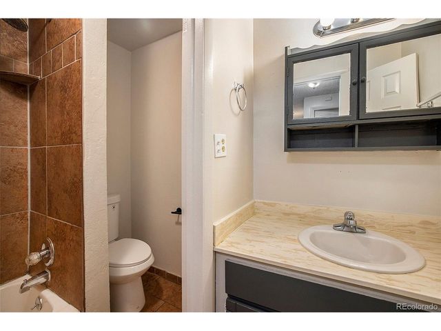 5491 E Warren Ave 225, Denver, CO 80222