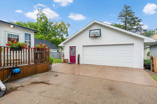 1408 N CLARK STREET, Appleton, WI 54911