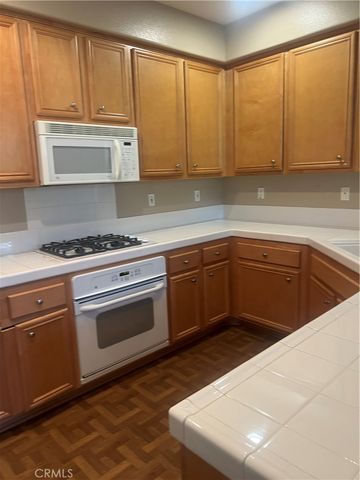 28984 River Oaks Lane, Highland, CA 92346