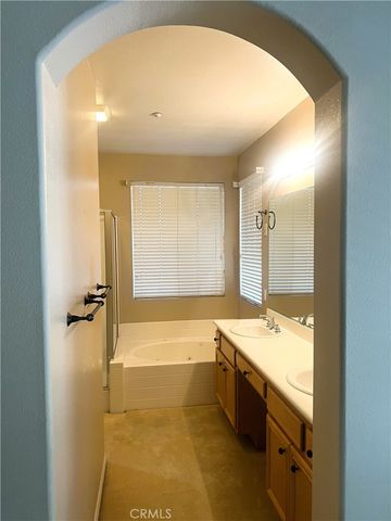 28984 River Oaks Lane, Highland, CA 92346