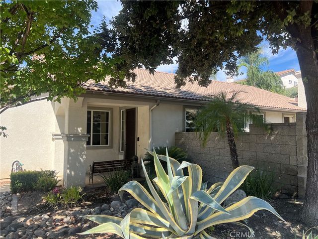 28984 River Oaks Lane, Highland, CA 92346