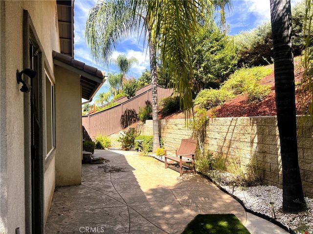 28984 River Oaks Lane, Highland, CA 92346