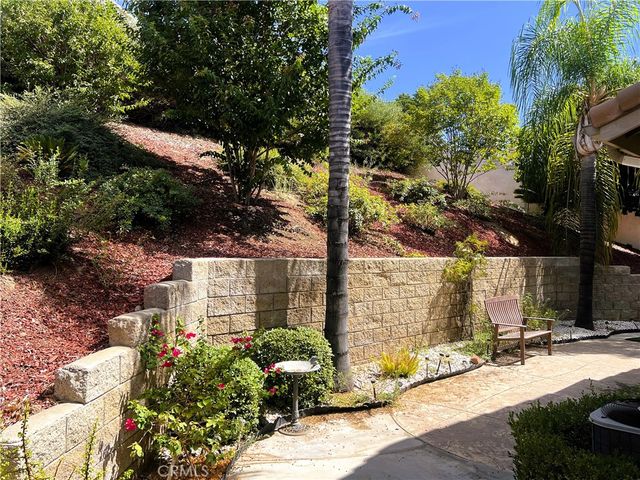28984 River Oaks Lane, Highland, CA 92346
