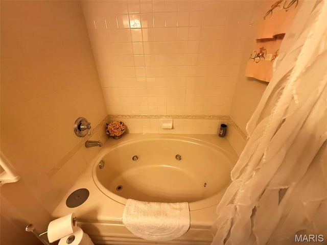 10342 Tiffany Village Circle Drive, St Louis, MO 63123