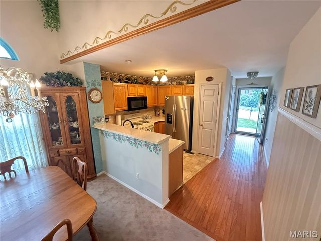 10342 Tiffany Village Circle Drive, St Louis, MO 63123