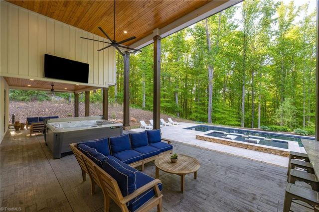 1642 Pineview Road, Randleman, NC 27317