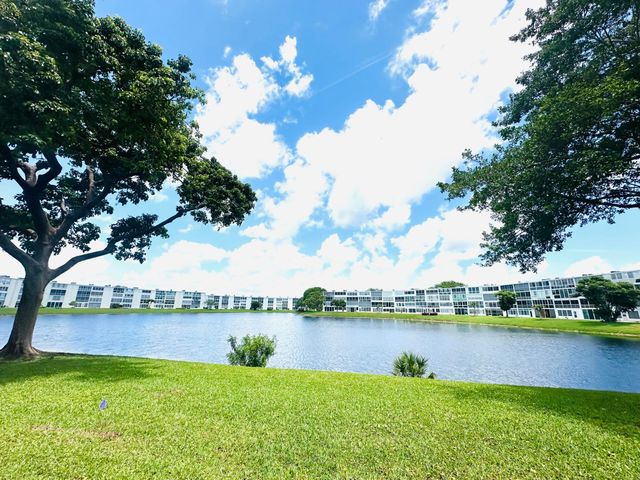 2060 Harwood E 2060, Deerfield Beach, FL 33442