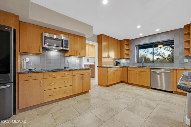 7990 E Hardy Street, Tucson, AZ 85750