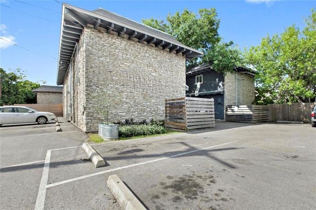 2301 OHLEN RD 107, Austin, TX 78757