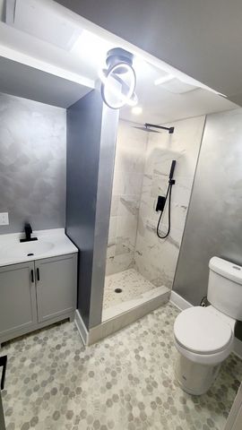 8822 S Kenwood Avenue, Chicago, IL 60619