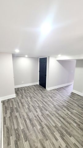 8822 S Kenwood Avenue, Chicago, IL 60619