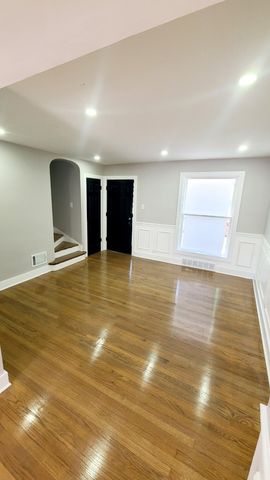 8822 S Kenwood Avenue, Chicago, IL 60619