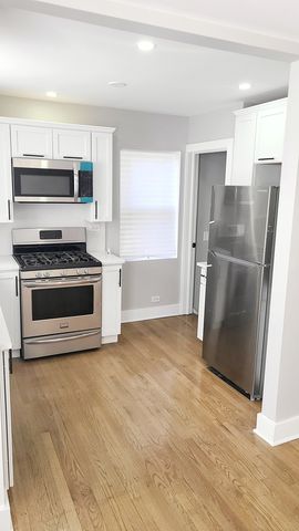 8822 S Kenwood Avenue, Chicago, IL 60619