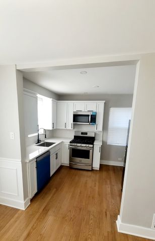 8822 S Kenwood Avenue, Chicago, IL 60619