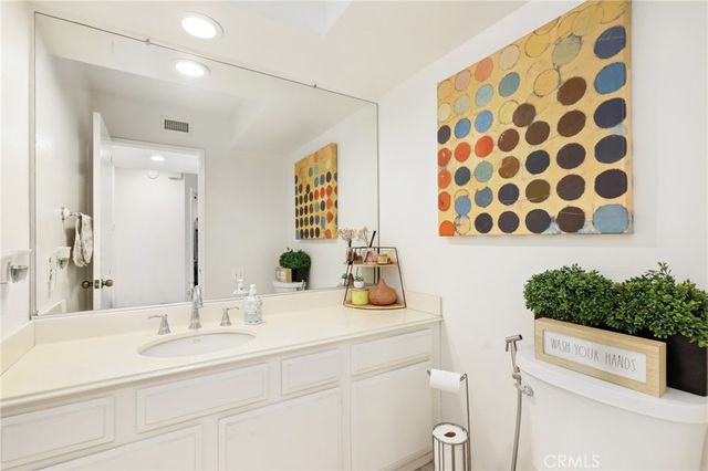 22 Rocky Creek Lane, Laguna Hills, CA 92653