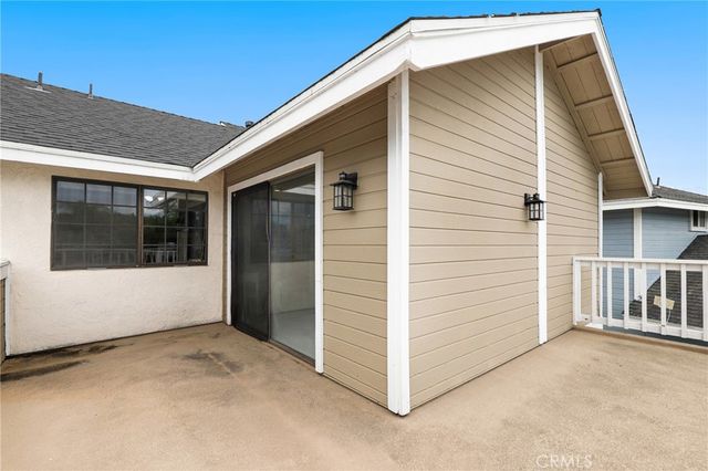 22 Rocky Creek Lane, Laguna Hills, CA 92653