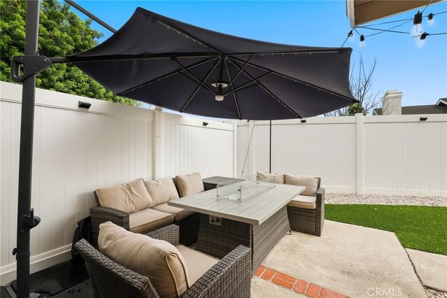 22 Rocky Creek Lane, Laguna Hills, CA 92653