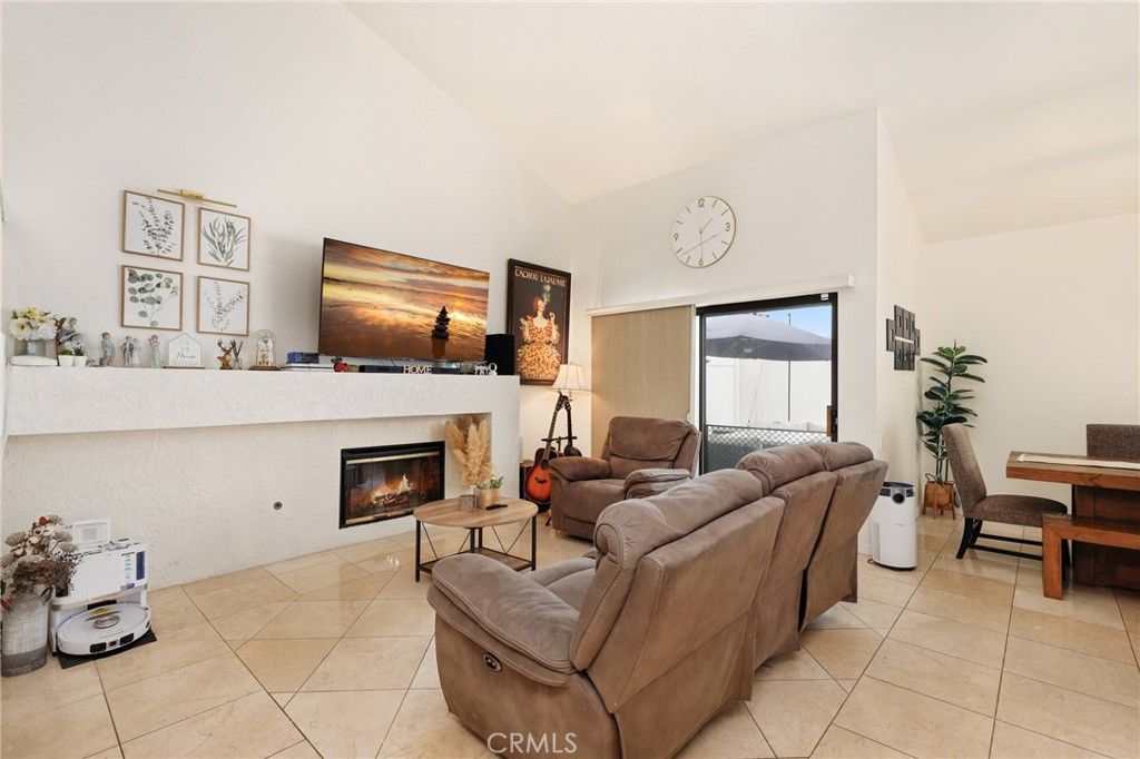 22 Rocky Creek Lane, Laguna Hills, CA 92653