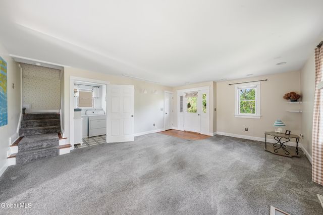 17 Midline Road, Ballston, NY 12019