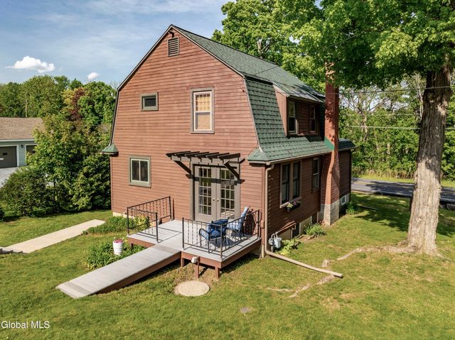 17 Midline Road, Ballston, NY 12019