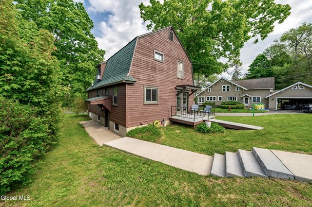 17 Midline Road, Ballston, NY 12019