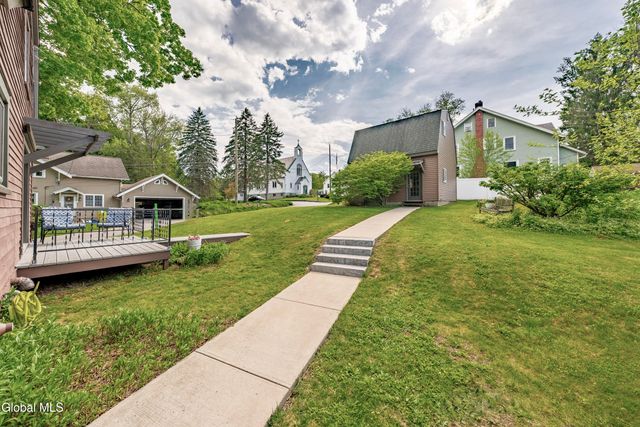 17 Midline Road, Ballston, NY 12019