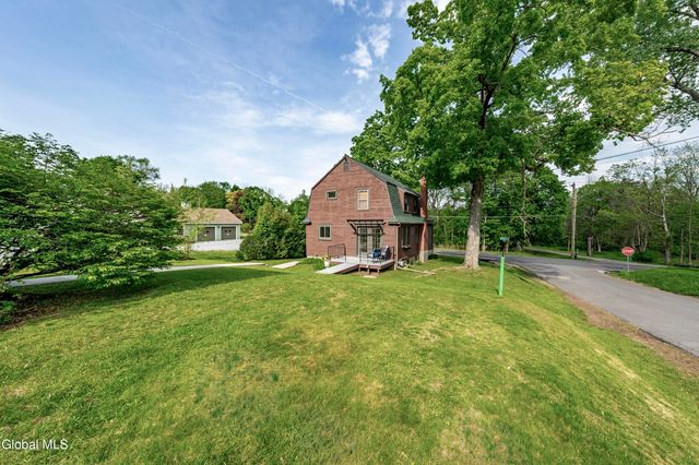 17 Midline Road, Ballston, NY 12019