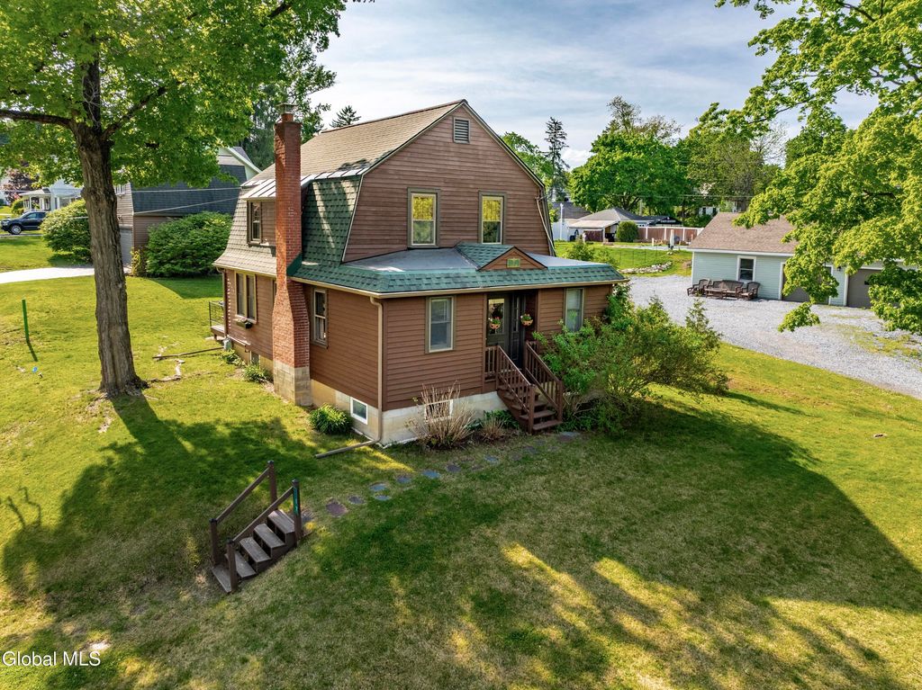 17 Midline Road, Ballston, NY 12019