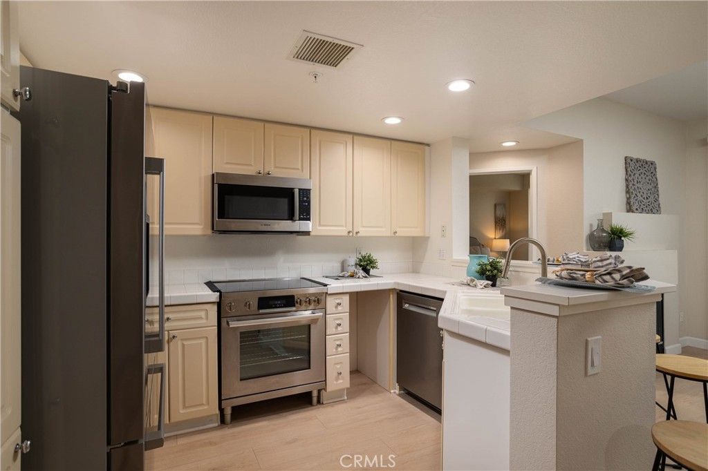 1301 Cabrillo 207, Torrance, CA 90501 — photo 2