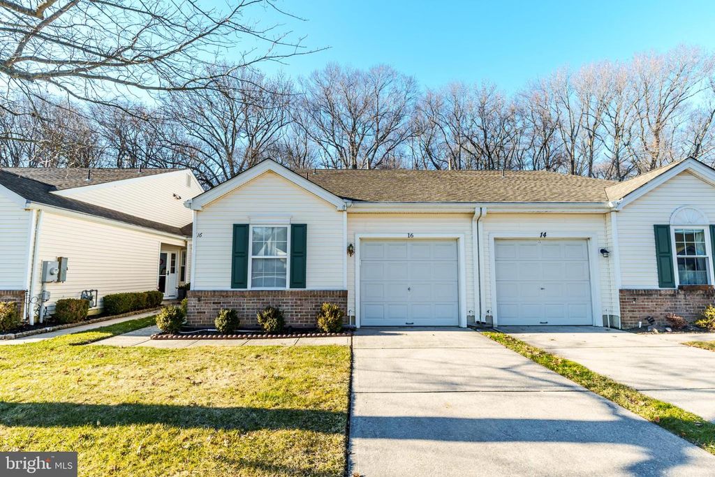 16 PEPPERGRASS DR N, Mt Laurel, NJ 08054