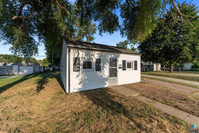 504 S Elmwood Ave Avenue, Sioux Falls, SD 57104