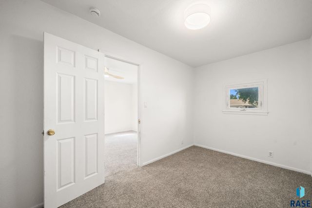 504 S Elmwood Ave Avenue, Sioux Falls, SD 57104