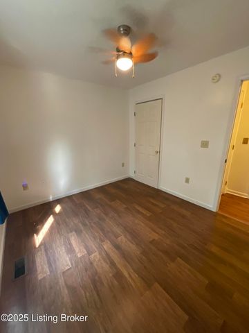 40 Sunflower Ln, Brandenburg, KY 40108