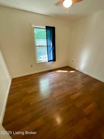 40 Sunflower Ln, Brandenburg, KY 40108