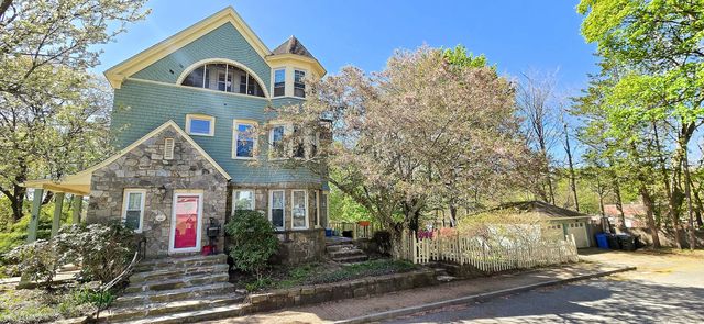 40 Maple Grove Avenue, Norwich, CT 06360