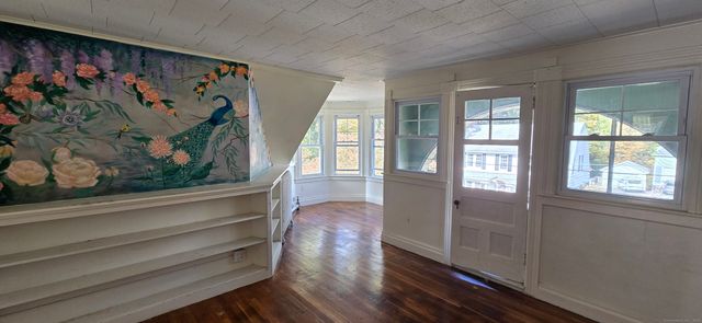 40 Maple Grove Avenue, Norwich, CT 06360