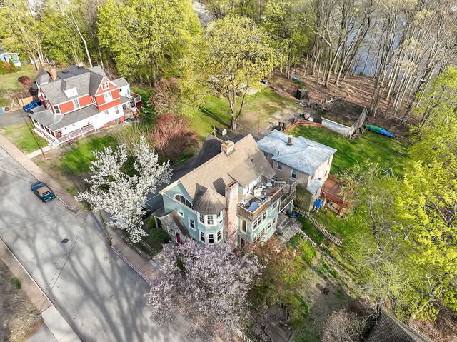 40 Maple Grove Avenue, Norwich, CT 06360