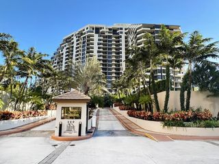 520 Brickell Key Dr A1217, Miami, FL 33131