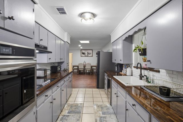 2202 French Place, Baytown, TX 77520