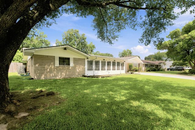 2202 French Place, Baytown, TX 77520