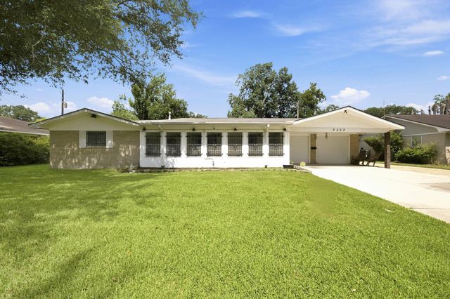 2202 French Place, Baytown, TX 77520